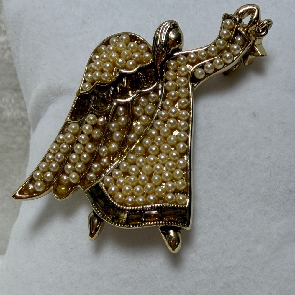 VTG Signed Liz Claiborne Gold Tone Angel Brooch w/ Dangling Star Rhinestone